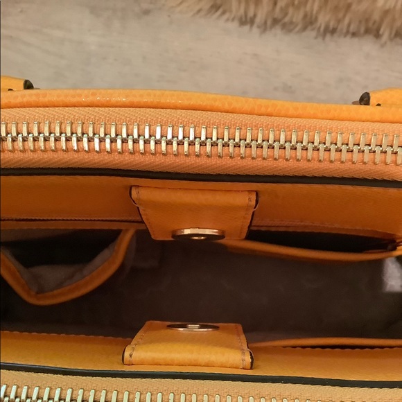 Brilliant MK Yellow Crossbody or Purse - Picture 5 of 9